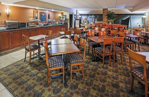 Omaha Hotel | AmericInn by Wyndham Omaha