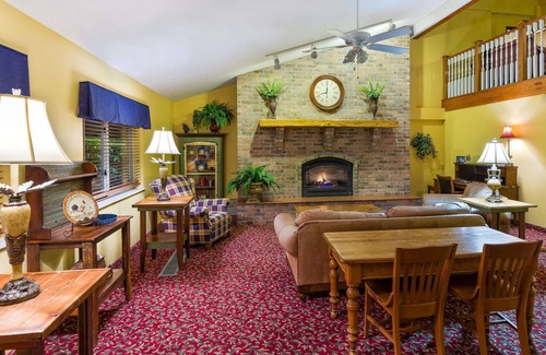 Republic Hotel | AmericInn by Wyndham Republic