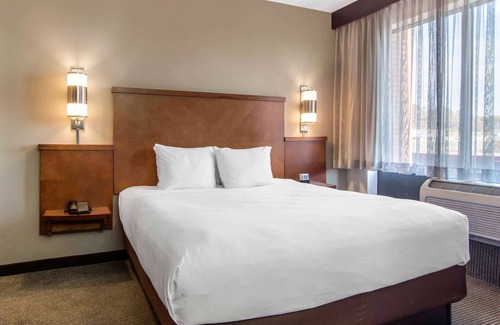 Lithonia Hotel | AmericInn by Wyndham Stonecrest near Atlanta