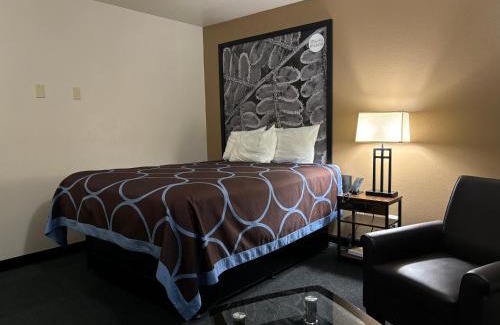 Shawano Hotel | AmeriVu Inn and Suites Shawano WI