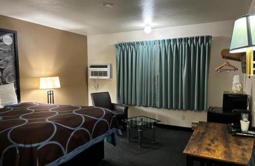 Shawano Hotel | AmeriVu Inn and Suites Shawano WI