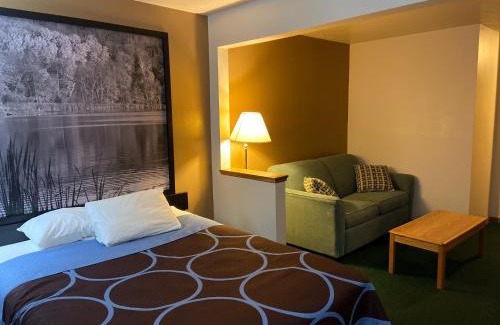 Shawano Hotel | AmeriVu Inn and Suites Shawano WI
