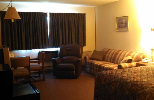 Prentice Hotel | AmeriVu Inn and Suites