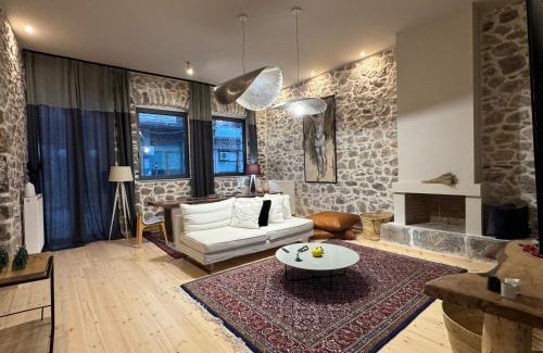 Amfiklia Apartment | Amfikleia Earth houses