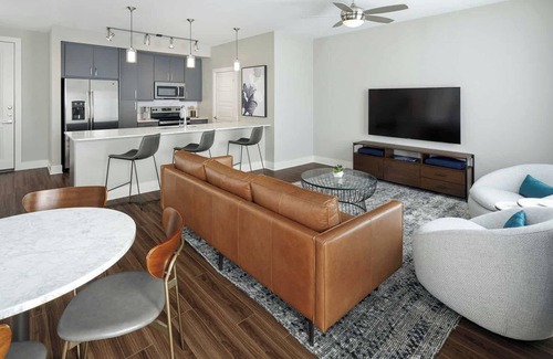 Addison Condo | AMLI Addison