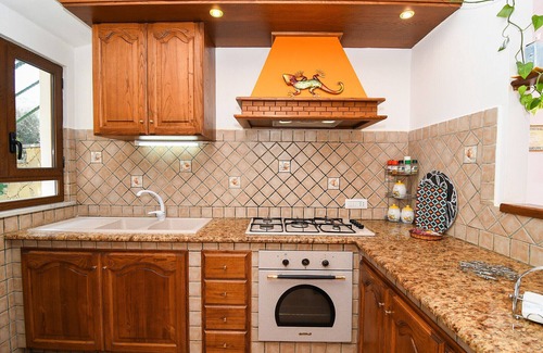 Massa Lubrense Ski Chalet | AMORE RENTALS - Casa Tatano, 4 bedrooms, 3 bathrooms with Private Pool, Sea View, Parking, South Italy