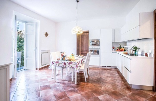 Sorrento City Centre Apartment | AMORE RENTALS - Maison Palazzo Correale with Air Conditioning