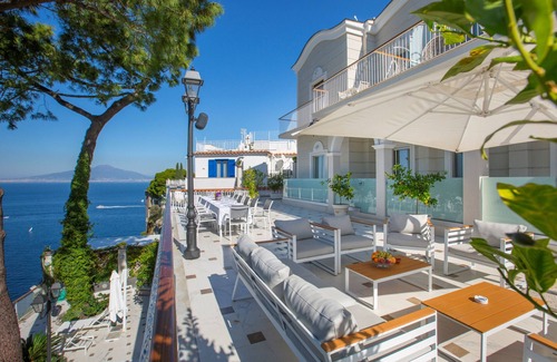 Sorrento Villa | AMORE RENTALS - Villa Nina with Pool and Sea View