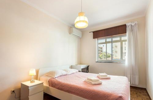 Faro Apartment | Amoreira 3br City Center at Homesbyfc