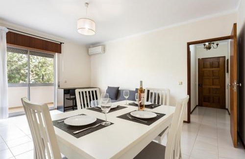 Faro Apartment | Amoreira 3br City Center at Homesbyfc