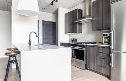 West Loop Apartment | Ample West Loop 1BR w/Pool, Gym, nr. Fulton Market, by Blueground
