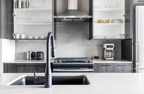 West Loop Apartment | Ample West Loop 1BR w/Pool, Gym, nr. Fulton Market, by Blueground