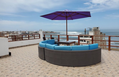 Huanchaco House | Amplia casa de playa con piscina frente al mar de Huanchaco