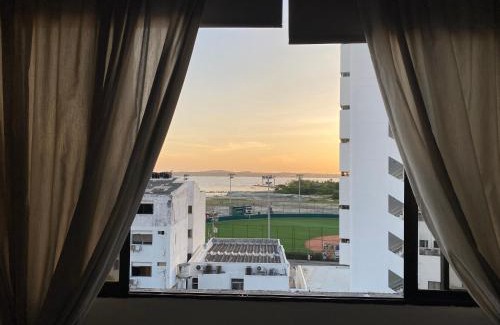 Cartagena House | Amplia habitación con vista al mar y baño privado