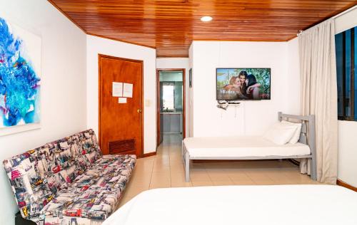 Cartagena House | Amplia habitación con vista al mar y baño privado