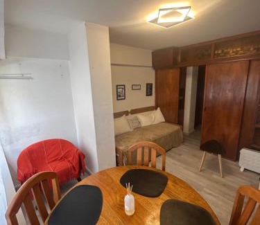 Pinamar Apartment | Amplio monoambiente subdividido zona centro