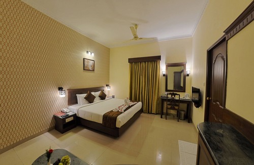 Raja Annamalai Puram Hotel | AMS Raj Palace Sundar