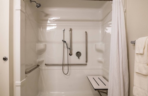 Florenceville-Bristol Hotel | Amsterdam Inn & Suites, an Ascend Collection Hotel