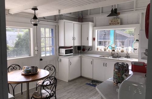 Rockport Cottage | An Autumn Beach retreat - steps from ocean, drive to apple picking, local farms!