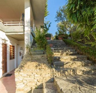 Selianitika Apartment | An Edens Garden Near The Sea - Pansion Youli