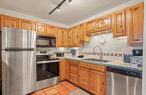 Northeast Santa Fe Hotel | An Exciting Downtown Destination With Kiva Fireplace, Full Kitchen