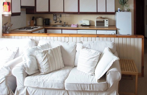 Fortrose Cottage | An ideal cosy retreat for a couple who enjoy scenery, wildlife, walking or just relaxing.