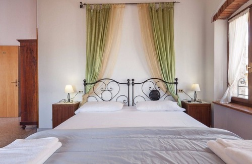 Caprino Veronese Hotel | an old Locanda That is an Italian Landmark . About 200 Years old "suite 2"