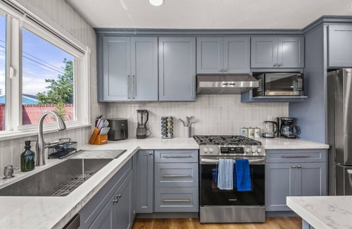 Southwest Anaheim House | AN8 -Anaheim Entertainment Family Home W/Hot tub