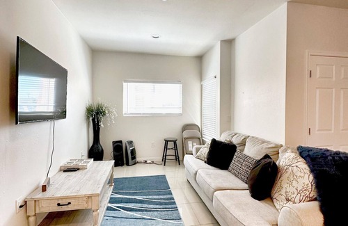 Westminster House | Anaheim convention center, Westminster, Disneyland, little Saigon home sleep 14