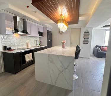 San Fernando Apartment | Analiza Penthouse Azure North