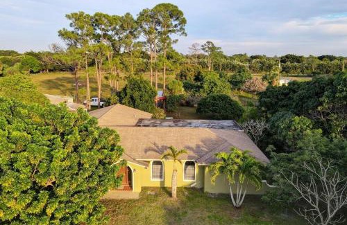 Lake Worth House | Ananda Farmhouse and Retreat.