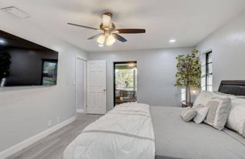 Lake Worth Other | Ananda Farmhouse and Retreat.