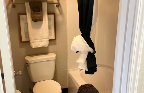Anchor Point House | Anchor Point Stays - Room 7