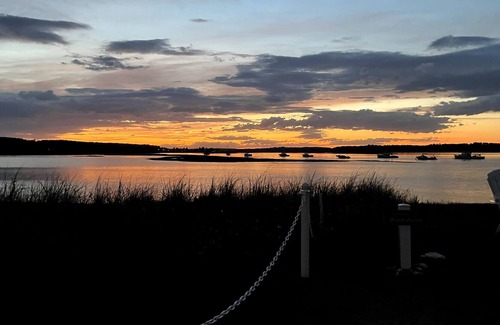 Scarborough Cottage | ANCHORAGE COTTAGE - Delightful Waterfront Home in Pine Point’s Fishermen's Cove