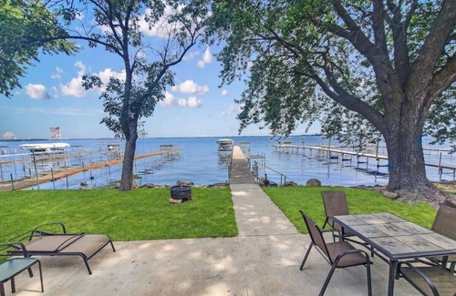 Orleans House | Anchors Away Cottage on Big Spirit Lake (Lakefront)