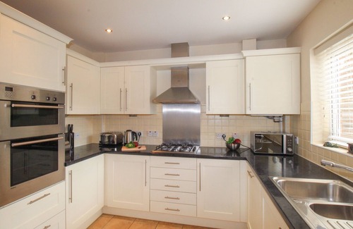 Weymouth House | ANCHORS AWAY, pet friendly, with a garden in Weymouth