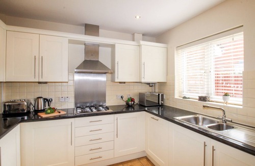 Weymouth House | ANCHORS AWAY, pet friendly, with a garden in Weymouth