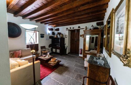 Santa Lucia House | Ancient Historical House