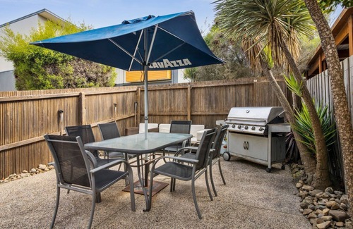 Torquay House | Anderson Central Torquay 2/31