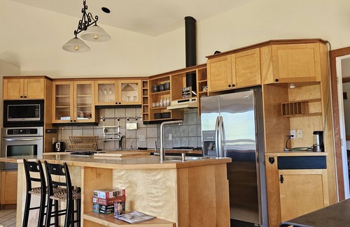 D'Arcy House | anderson lake view home - stunning views