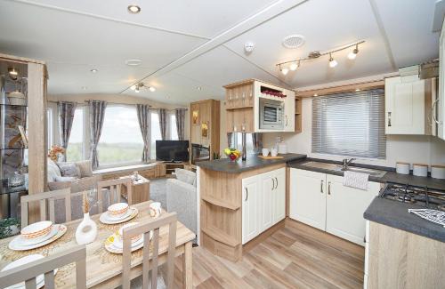 Axminster Resort | Andrewshayes Holiday Park