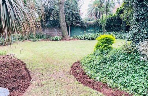 Kempton Park House | Aneiwa airport lodge