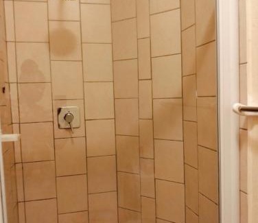 Kempton Park House | Aneiwa airport lodge