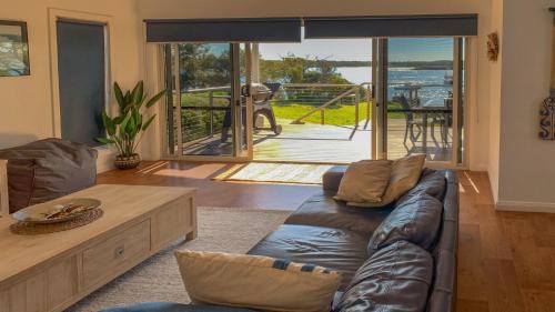Lake Wangary House | Angasi Is One Of Coffin Bay's Premium Properties - With Free Wifi