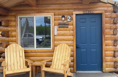 Tok Cabin | Angler Cabin-Modern Comfort in the Last Frontier (For families or casual travelers)