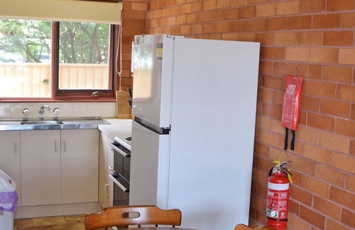 South West Rocks Apartment | Anglers Lodge 4 - walk to the beach