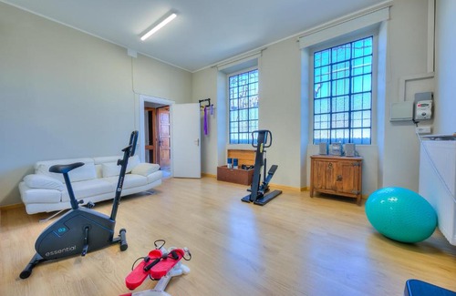 Gemonio House | Anita Lake Fitness Retreat - Happy Rentals