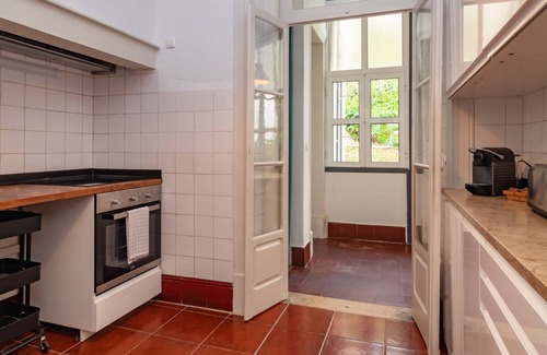 Penha de Franca Apartment | Anjos' City Escape by LovelyStay - 3