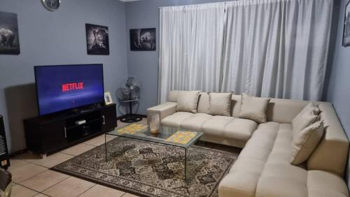 Weltevredenpark Apartment | Ankazimia House at Reedsview