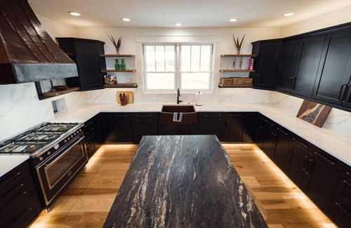 Williamsburg House | Ann Riley Farmhouse - Country Setting By The Horse Show